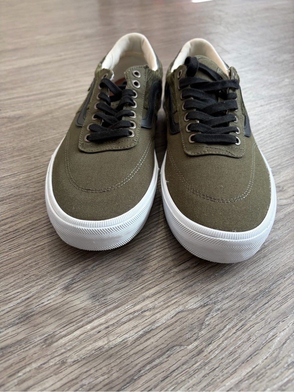 Gilbert Crockett Men's Skating Canvas Sneakers - Olive Green